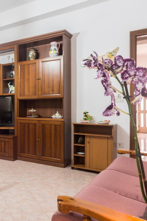 Nina Home - Selfcheck-In Canicattini Bagni Buitenkant foto